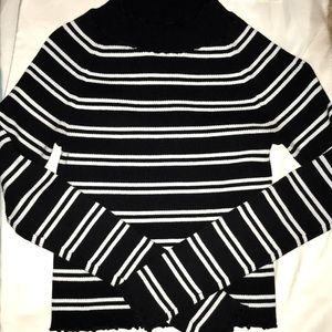 Long sleeve thin ribbed crop top